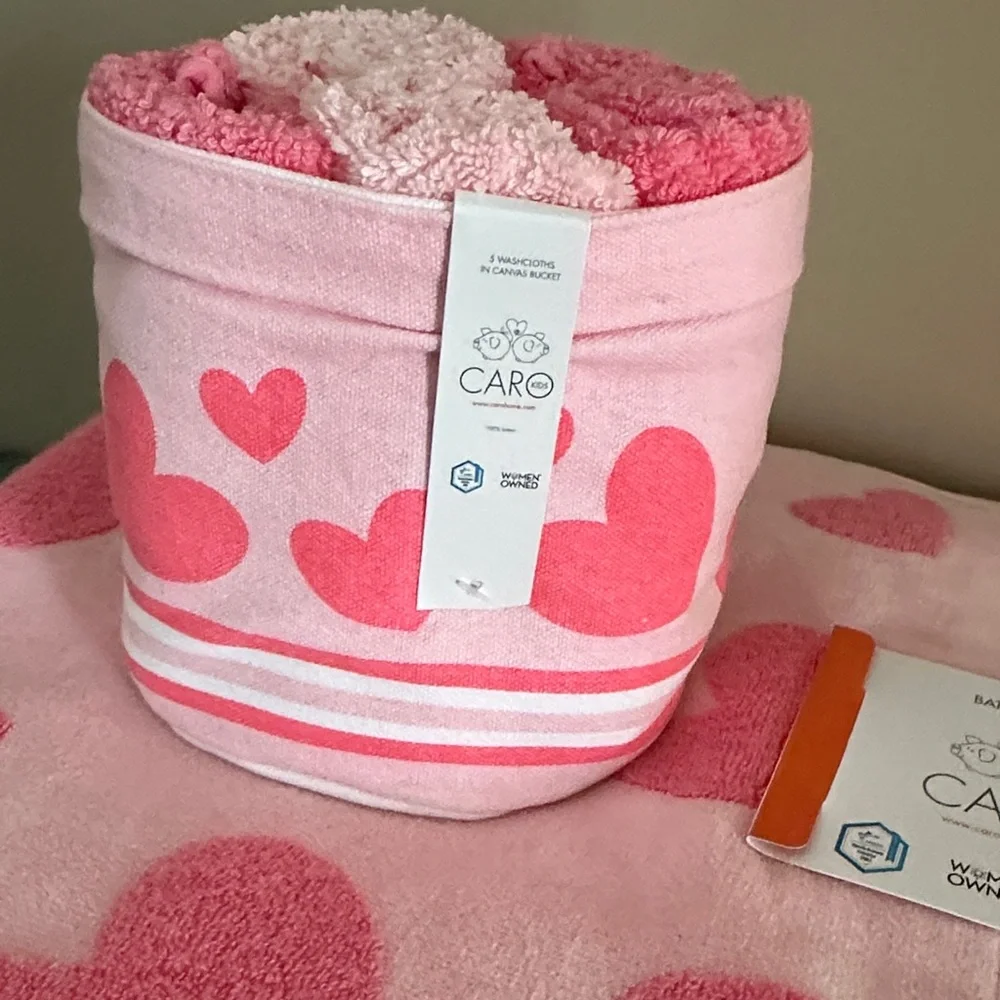 Caro Kids 2 Bath Towels & 5 Washcloths Vibrant Pink Hearts 💕 NEW!